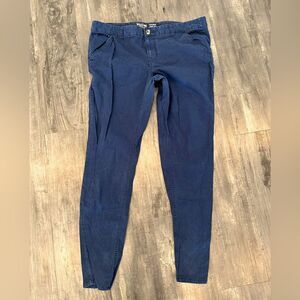 Navy blue pants, skinny fit